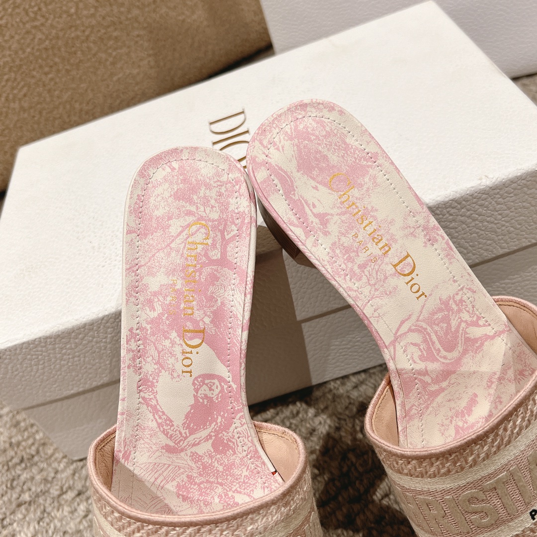 代购级别！经典迪奥logo电脑绣帆布方跟拖鞋，上乘美艳力作 dior专柜最火春夏系列 兼备气质 时尚 经