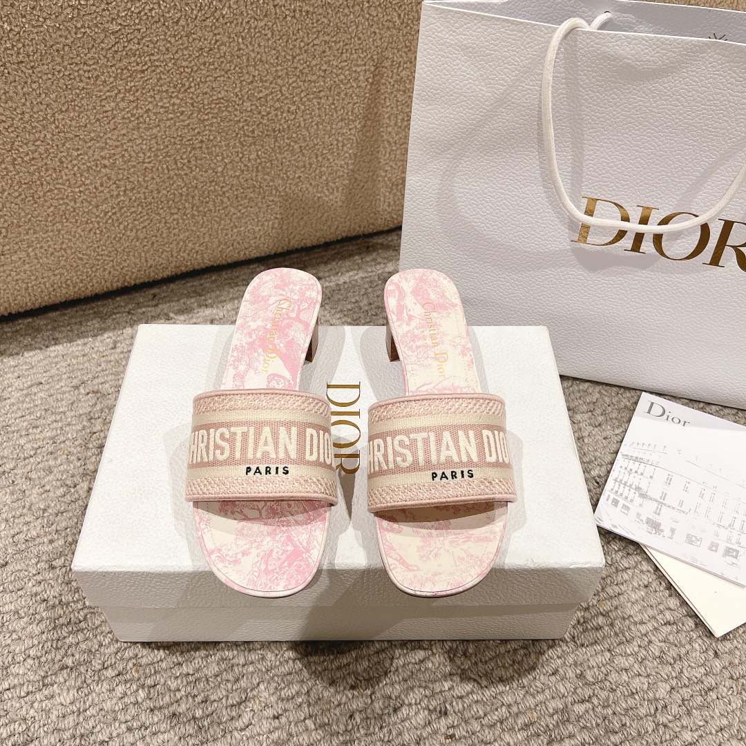 代购级别！经典迪奥logo电脑绣帆布方跟拖鞋，上乘美艳力作 dior专柜最火春夏系列 兼备气质 时尚 经