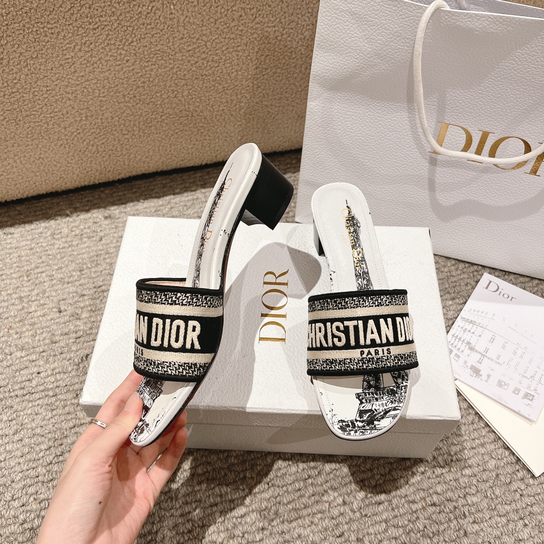 代购级别！经典迪奥logo电脑绣帆布方跟拖鞋，上乘美艳力作 dior专柜最火春夏系列 兼备气质 时尚 经