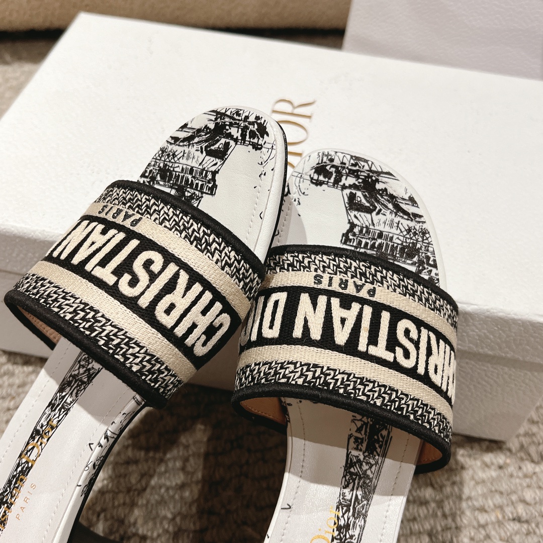 代购级别！经典迪奥logo电脑绣帆布方跟拖鞋，上乘美艳力作 dior专柜最火春夏系列 兼备气质 时尚 经