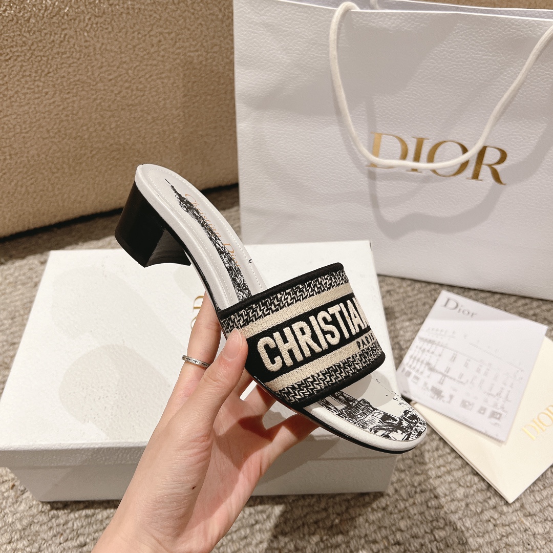代购级别！经典迪奥logo电脑绣帆布方跟拖鞋，上乘美艳力作 dior专柜最火春夏系列 兼备气质 时尚 经