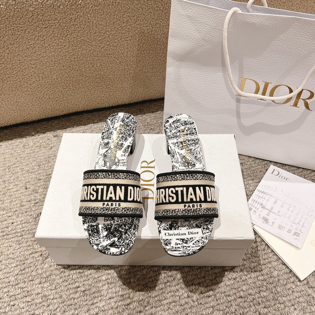 代购级别！经典迪奥logo电脑绣帆布方跟拖鞋，上乘美艳力作 dior专柜最火春夏系列 兼备气质 时尚 经