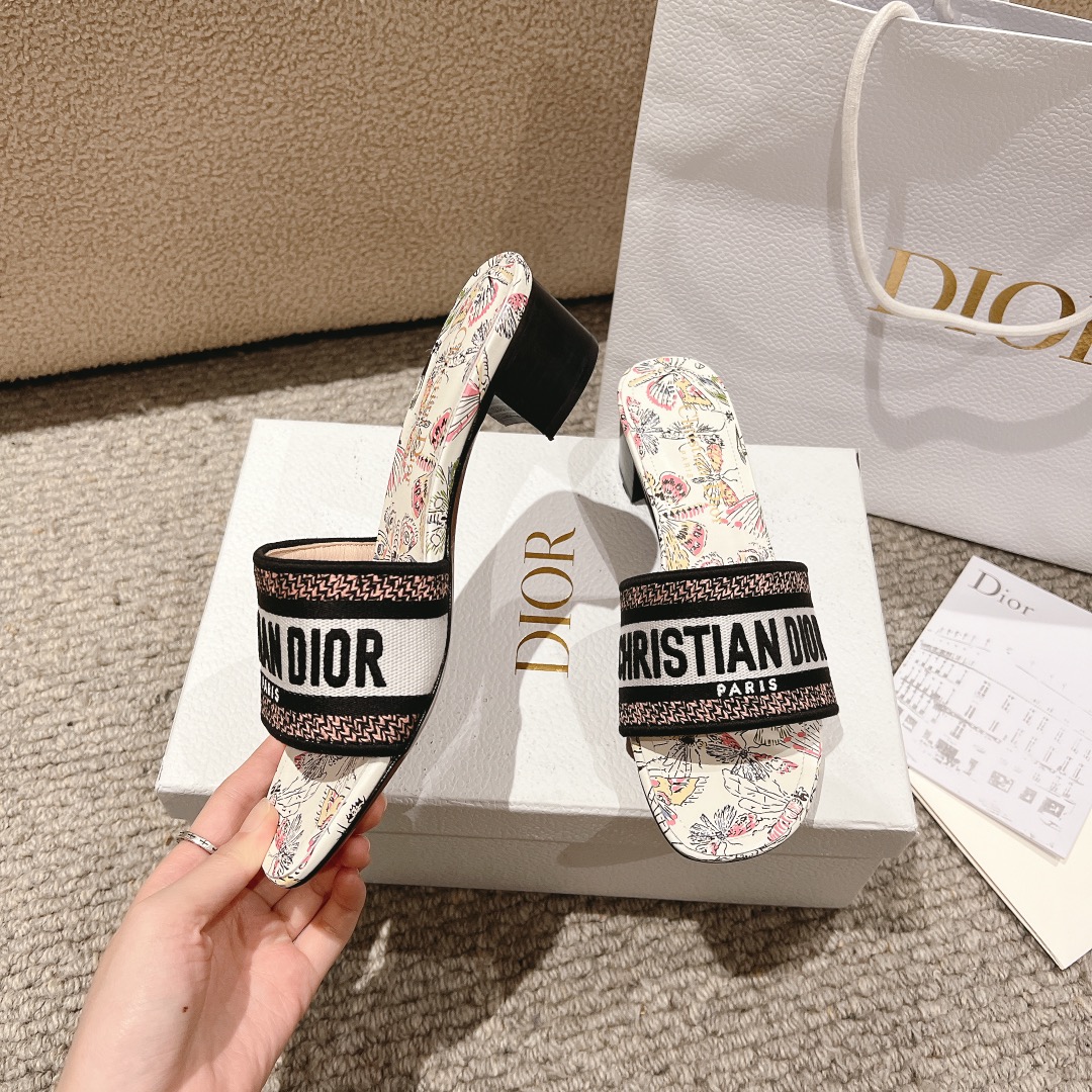 代购级别！经典迪奥logo电脑绣帆布方跟拖鞋，上乘美艳力作 dior专柜最火春夏系列 兼备气质 时尚 经