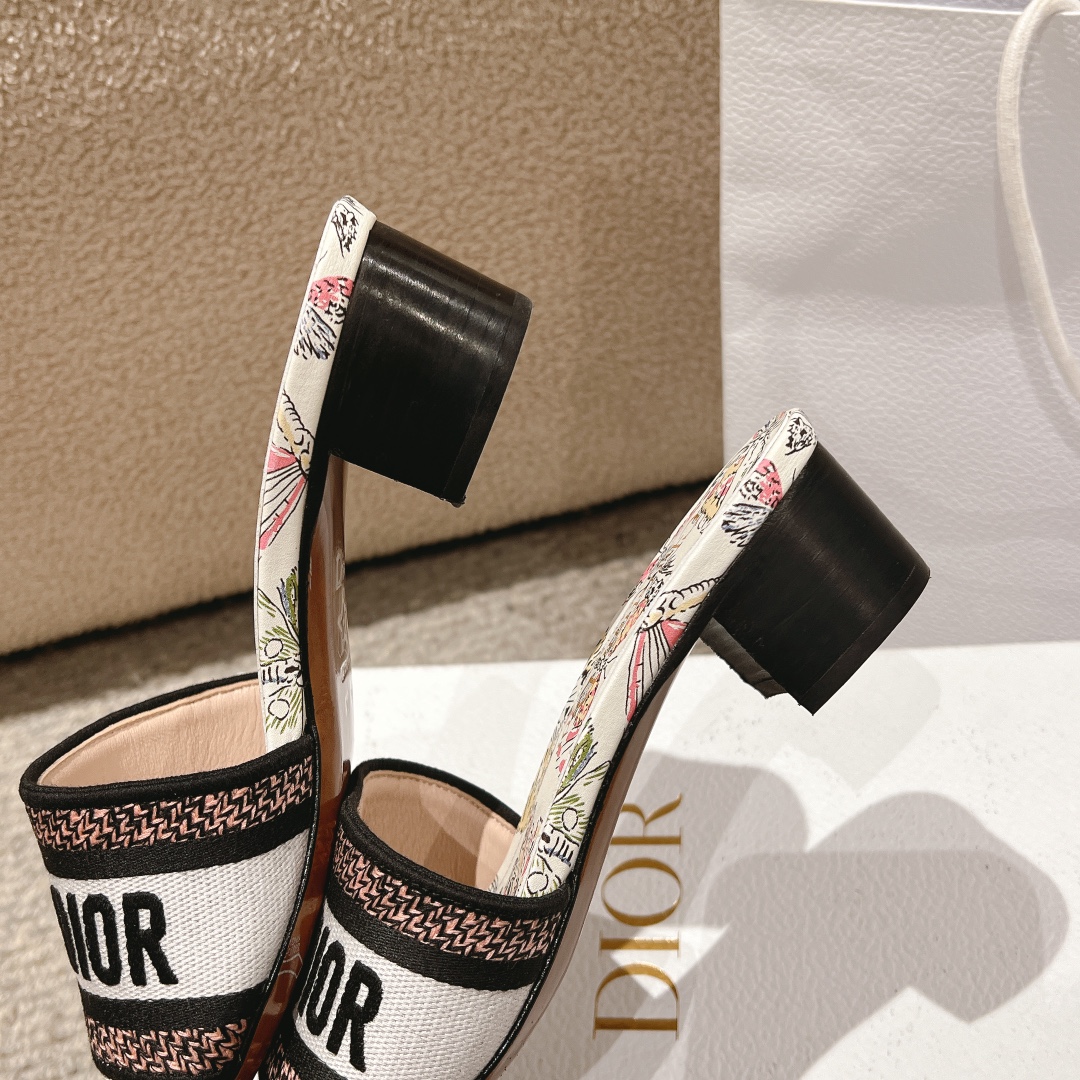 代购级别！经典迪奥logo电脑绣帆布方跟拖鞋，上乘美艳力作 dior专柜最火春夏系列 兼备气质 时尚 经