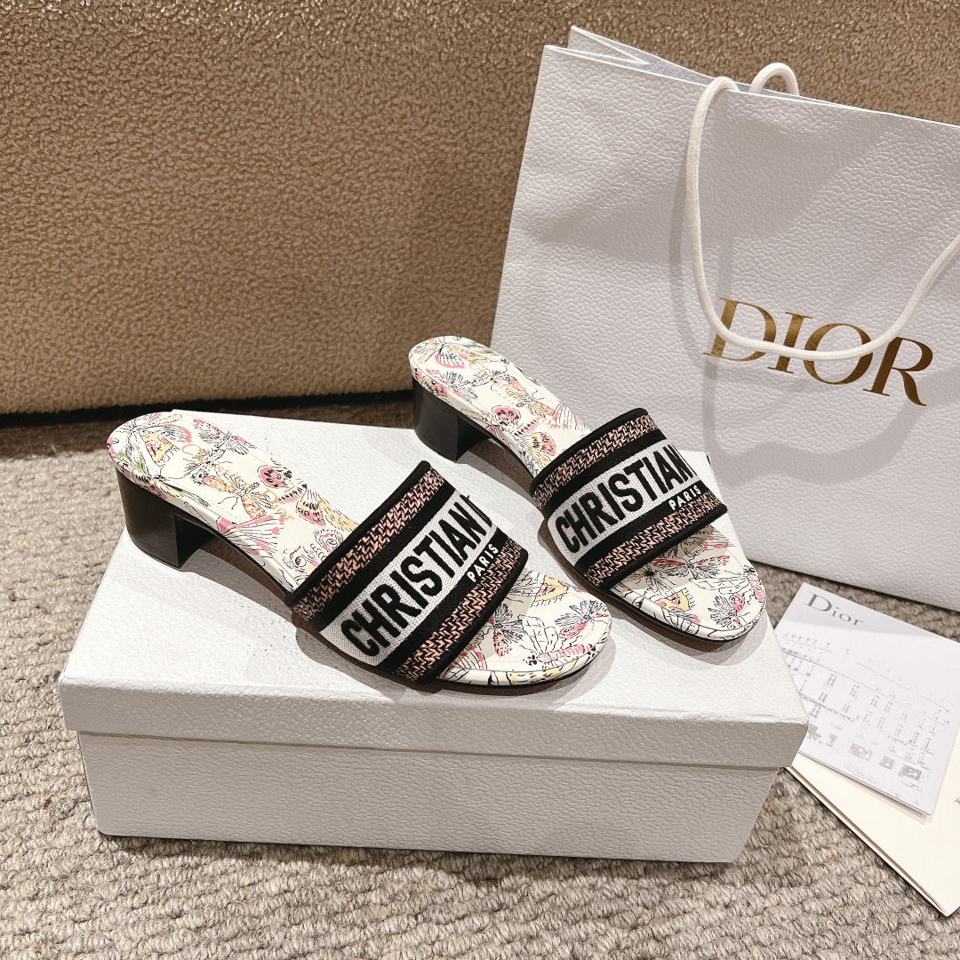 代购级别！经典迪奥logo电脑绣帆布方跟拖鞋，上乘美艳力作 dior专柜最火春夏系列 兼备气质 时尚 经