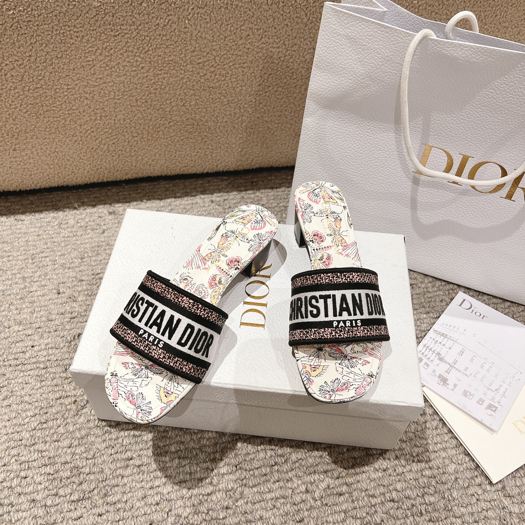 代购级别！经典迪奥logo电脑绣帆布方跟拖鞋，上乘美艳力作 dior专柜最火春夏系列 兼备气质 时尚 经