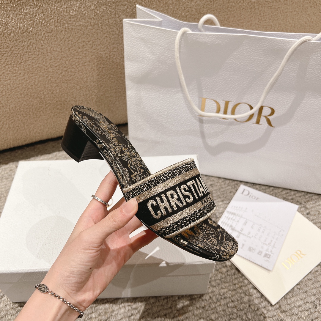 代购级别！经典迪奥logo电脑绣帆布方跟拖鞋，上乘美艳力作 dior专柜最火春夏系列 兼备气质 时尚 经