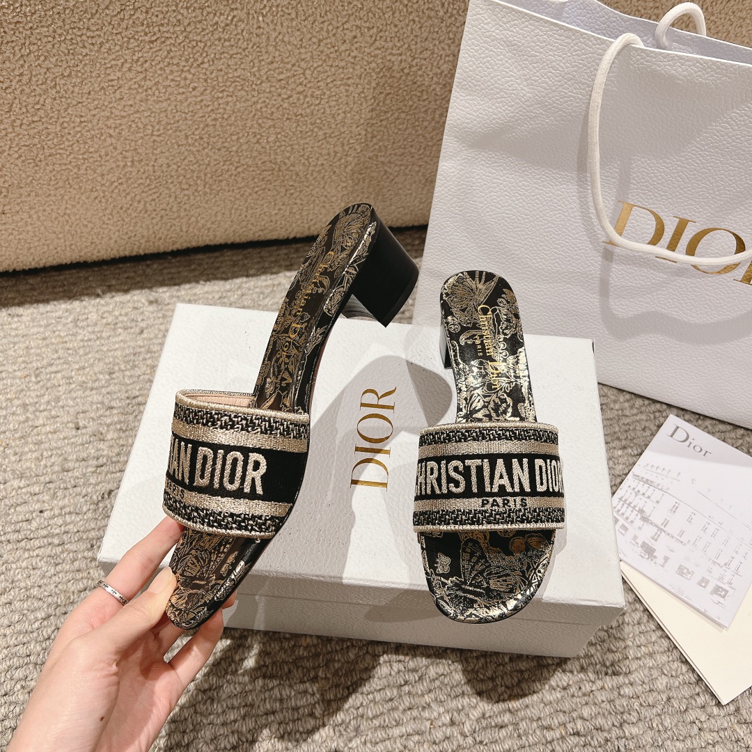 代购级别！经典迪奥logo电脑绣帆布方跟拖鞋，上乘美艳力作 dior专柜最火春夏系列 兼备气质 时尚 经
