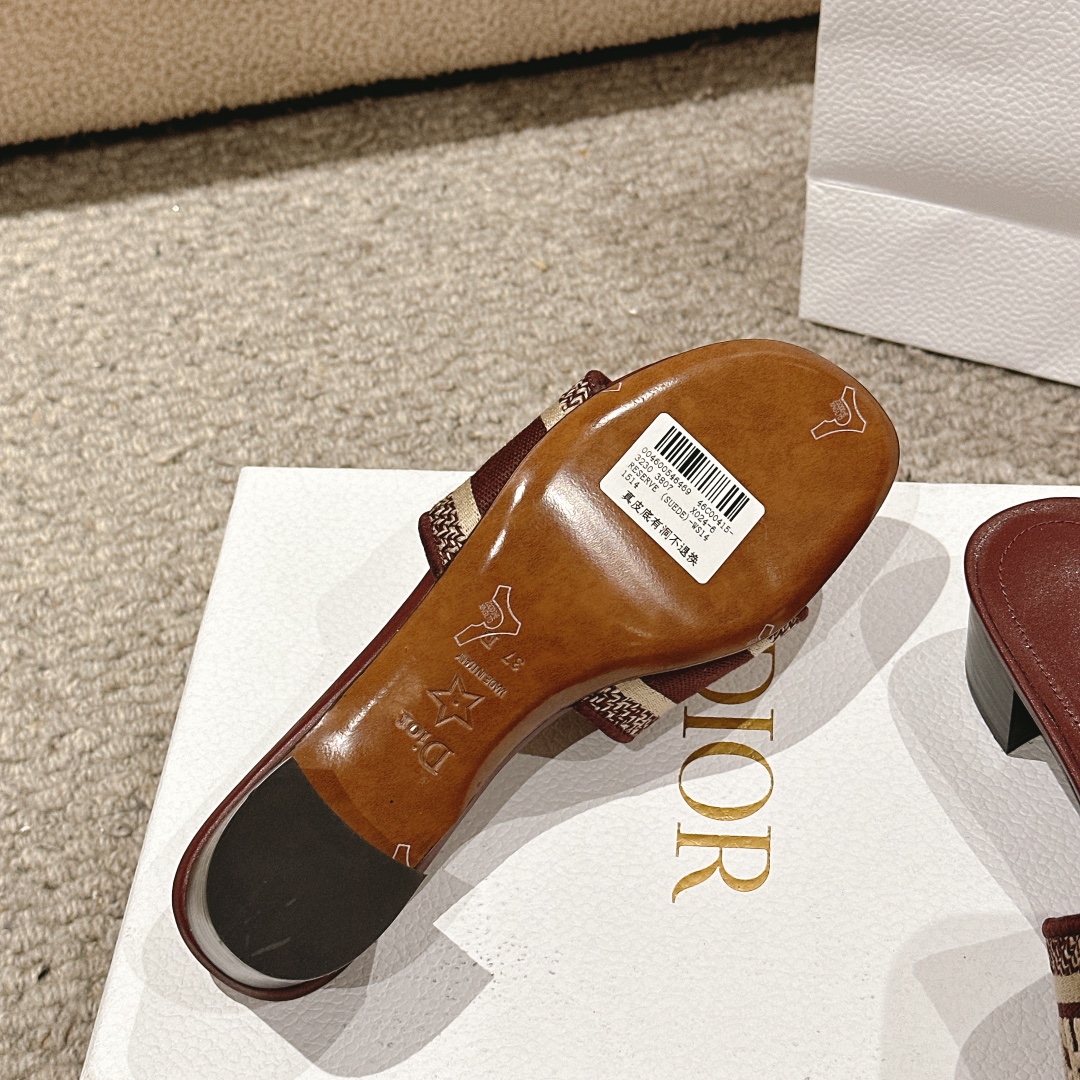 代购级别！经典迪奥logo电脑绣帆布方跟拖鞋，上乘美艳力作 dior专柜最火春夏系列 兼备气质 时尚 经