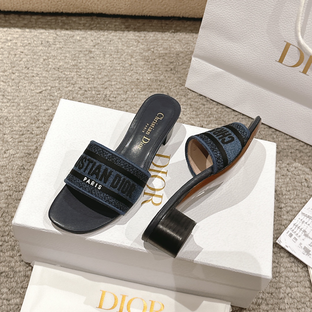 代购级别！经典迪奥logo电脑绣帆布方跟拖鞋，上乘美艳力作 dior专柜最火春夏系列 兼备气质 时尚 经