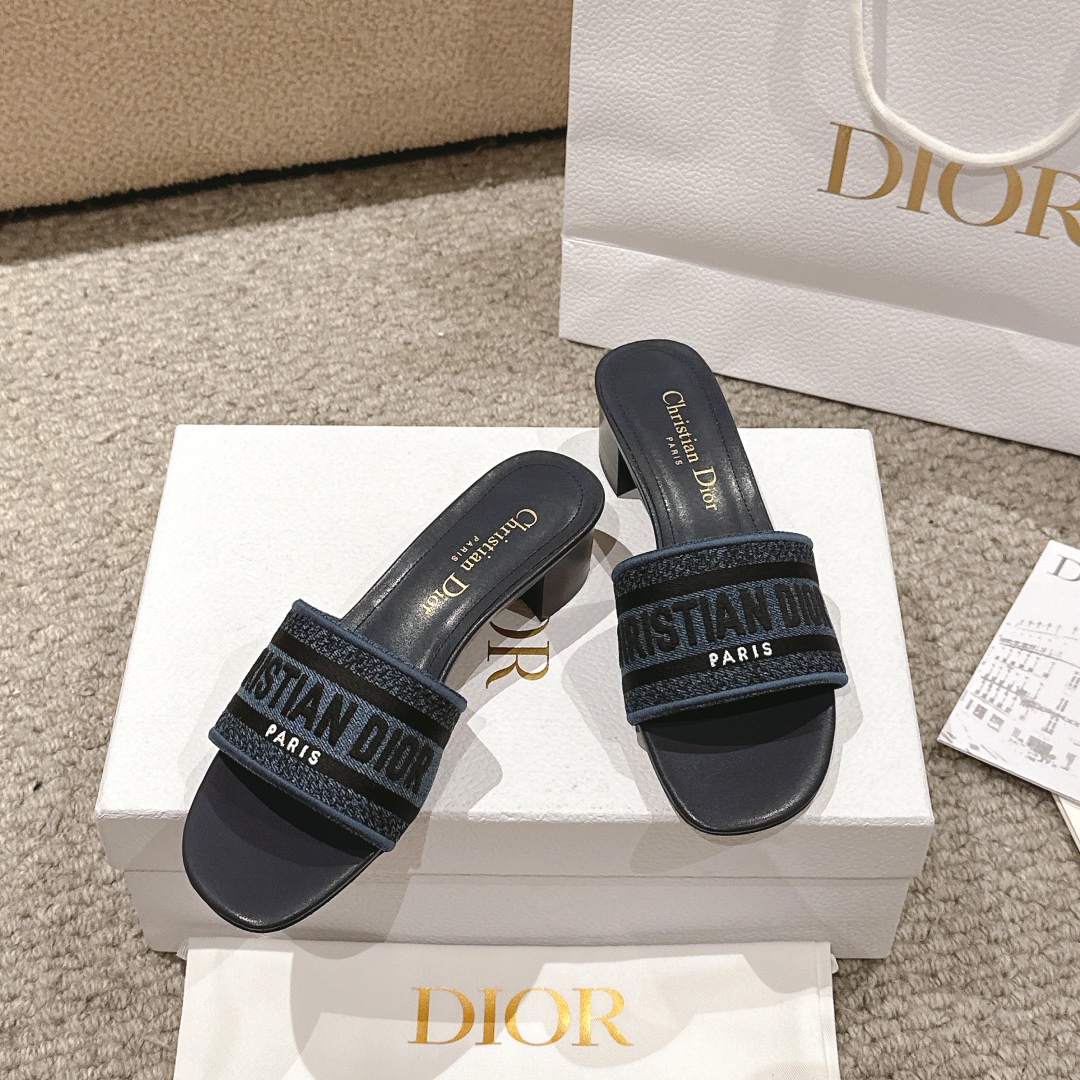 代购级别！经典迪奥logo电脑绣帆布方跟拖鞋，上乘美艳力作 dior专柜最火春夏系列 兼备气质 时尚 经