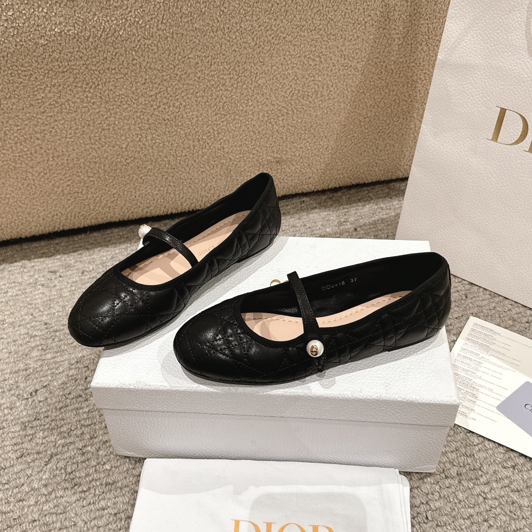 “Dior Ballet Shoes: Classic Style in Cow Leather with Italian-Made Real Bottoms, Comfortable and Stylish Design” - 图片 4