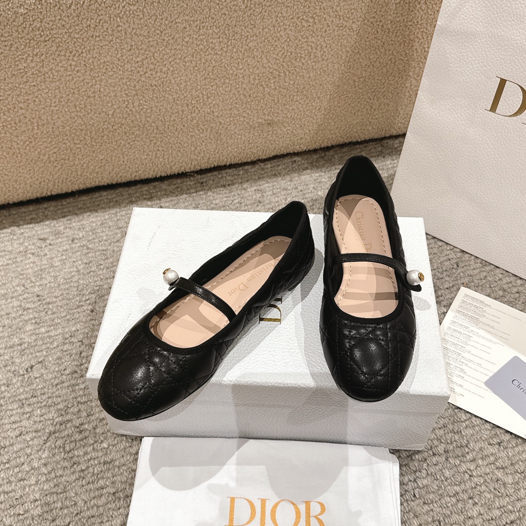“Dior Ballet Shoes: Classic Style in Cow Leather with Italian-Made Real Bottoms, Comfortable and Stylish Design” - 图片 2