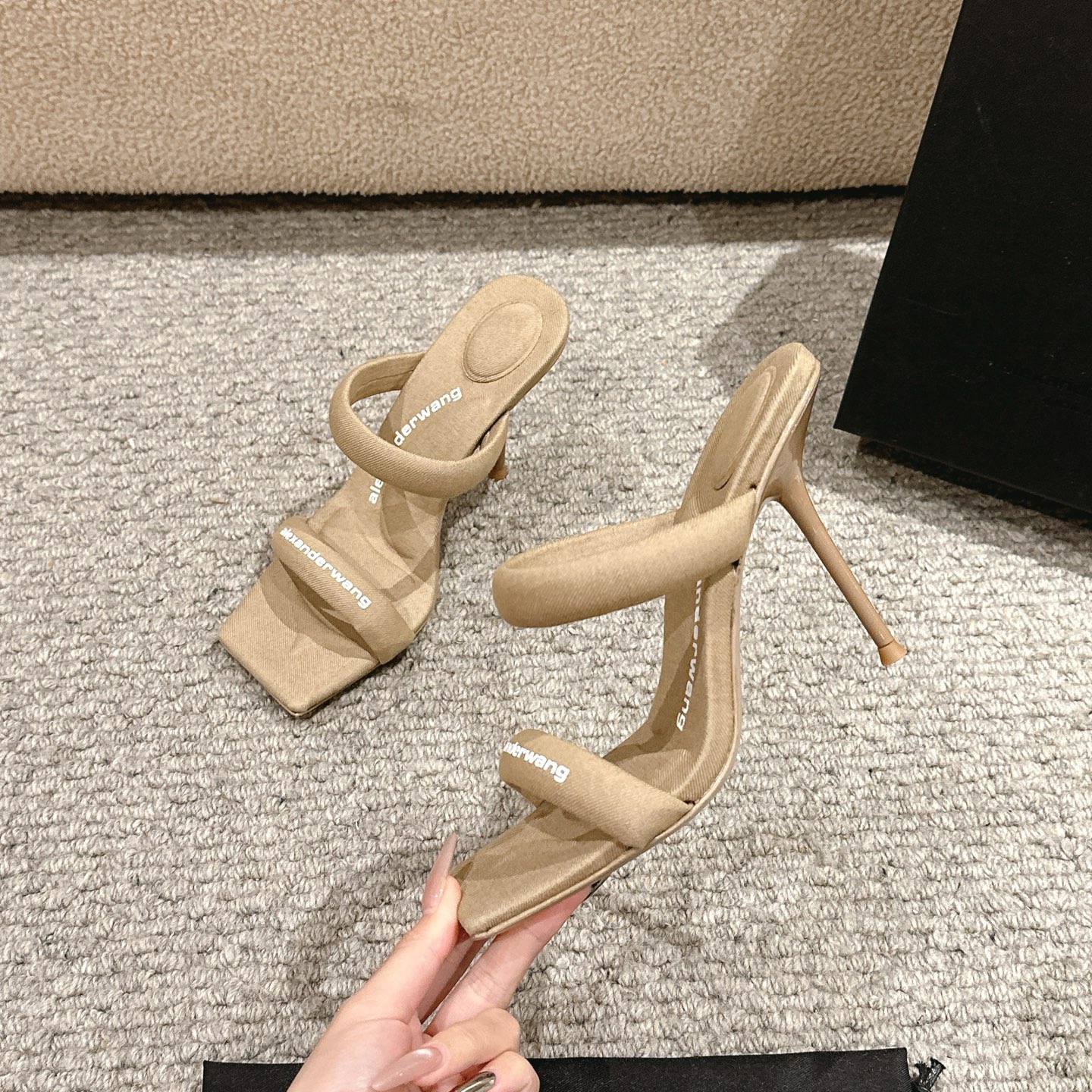 Luxury Alexander Wang Shoes: Original Italian Imported Material, Damp Head Logo, High Heels – Review & Buying Guide - 图片 1