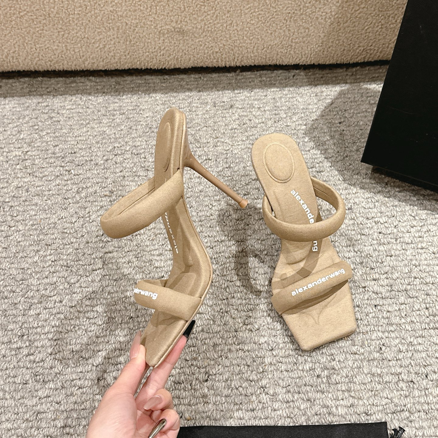 Luxury Alexander Wang Shoes: Original Italian Imported Material, Damp Head Logo, High Heels – Review & Buying Guide - 图片 3