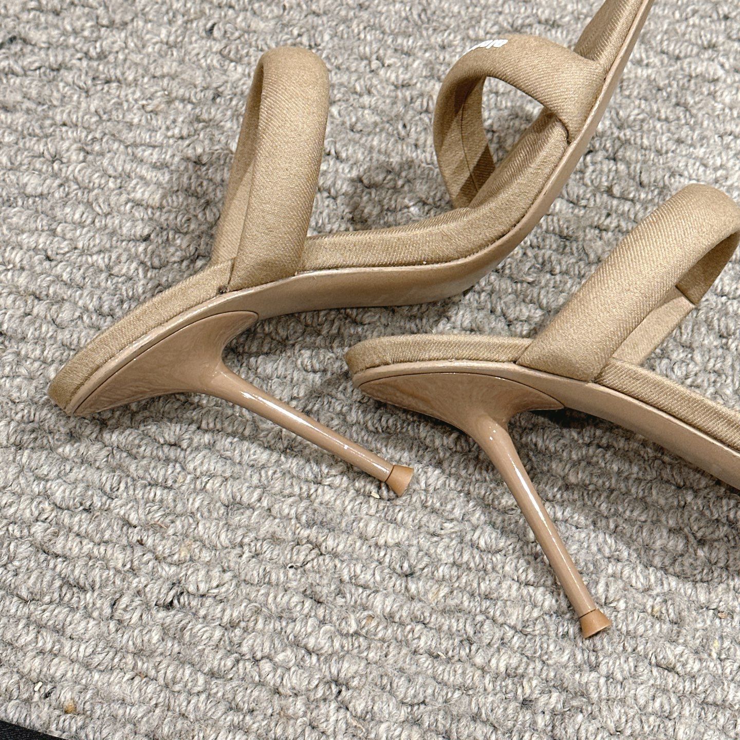 Luxury Alexander Wang Shoes: Original Italian Imported Material, Damp Head Logo, High Heels – Review & Buying Guide - 图片 7