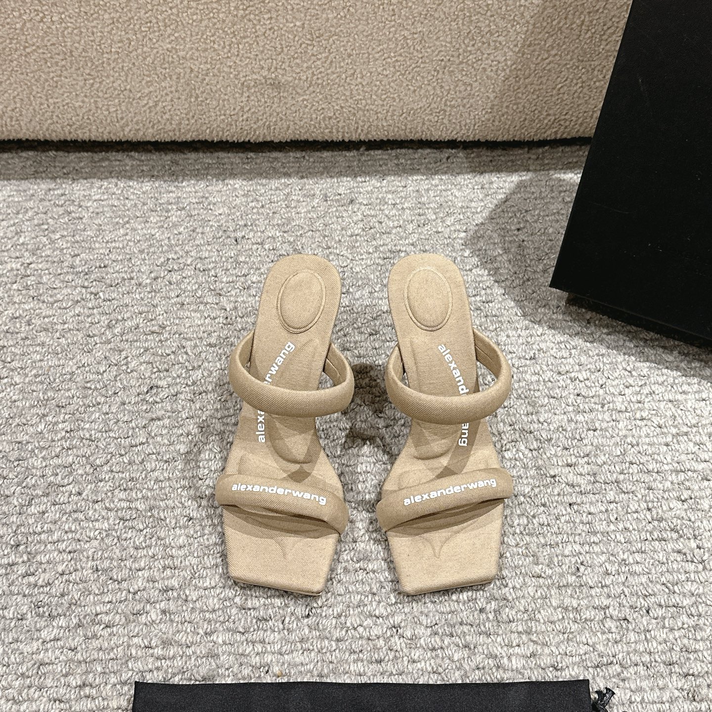 Luxury Alexander Wang Shoes: Original Italian Imported Material, Damp Head Logo, High Heels – Review & Buying Guide - 图片 9