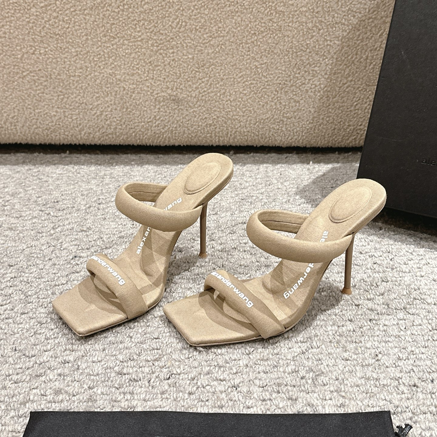 Luxury Alexander Wang Shoes: Original Italian Imported Material, Damp Head Logo, High Heels – Review & Buying Guide - 图片 4