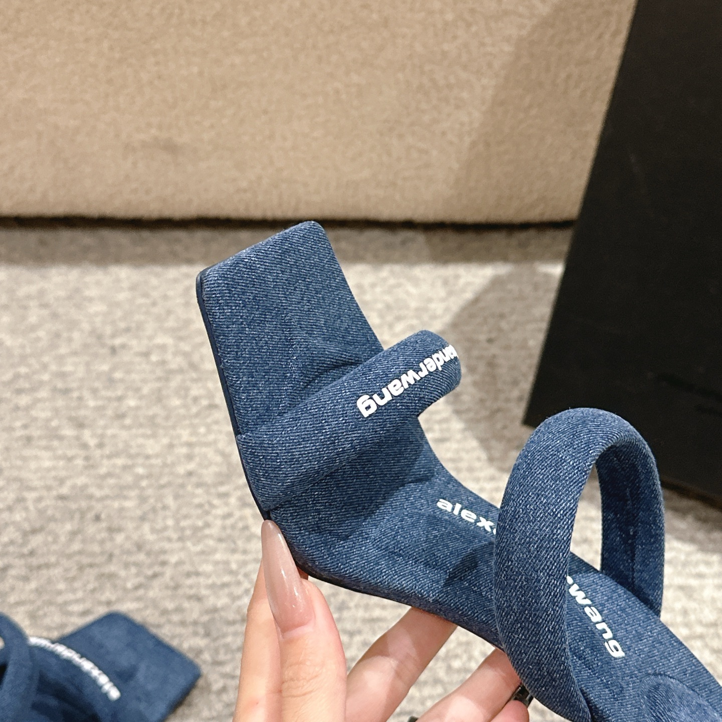 Luxury Alexander Wang Cowboy Shoes with Embossed Logo – Imported Material and High Heel - 图片 8