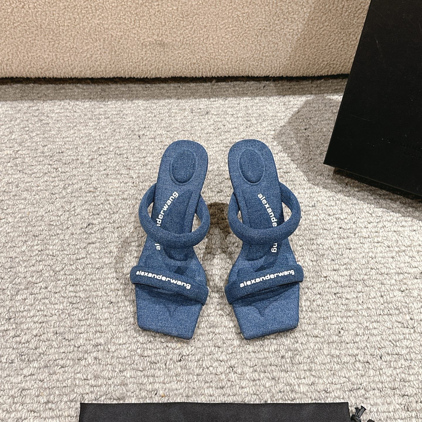 Luxury Alexander Wang Cowboy Shoes with Embossed Logo – Imported Material and High Heel - 图片 5