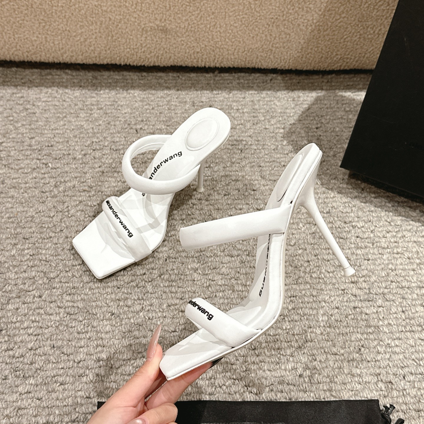 “Alexander Wang Luxury Shoe Mats: Imported Materials, High Heel, Italian Sole, Various Colors, Sizes 35-39” - 图片 1