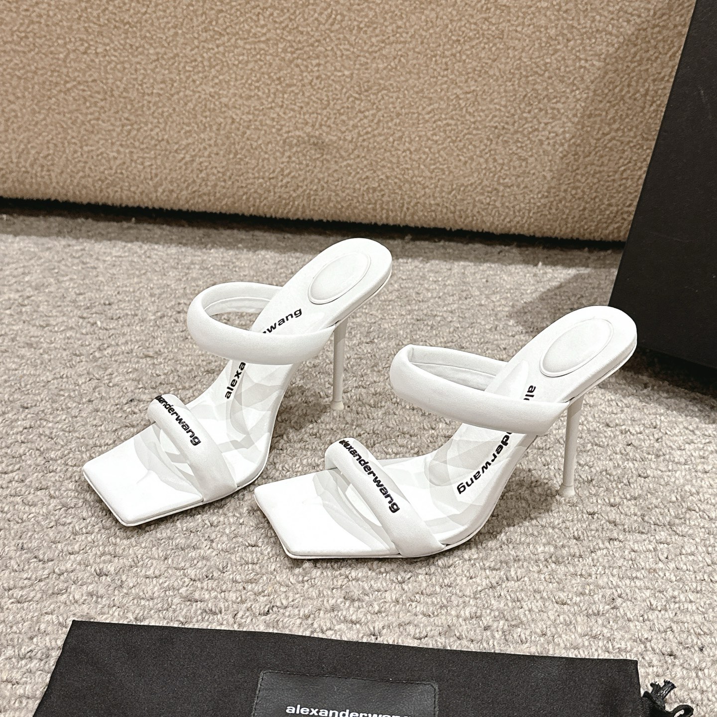 “Alexander Wang Luxury Shoe Mats: Imported Materials, High Heel, Italian Sole, Various Colors, Sizes 35-39” - 图片 4