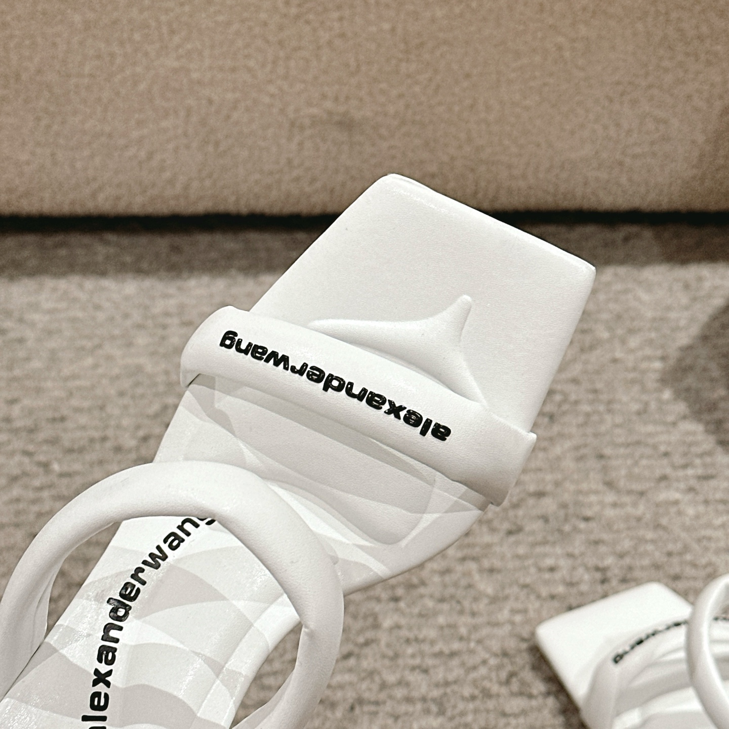 “Alexander Wang Luxury Shoe Mats: Imported Materials, High Heel, Italian Sole, Various Colors, Sizes 35-39” - 图片 6