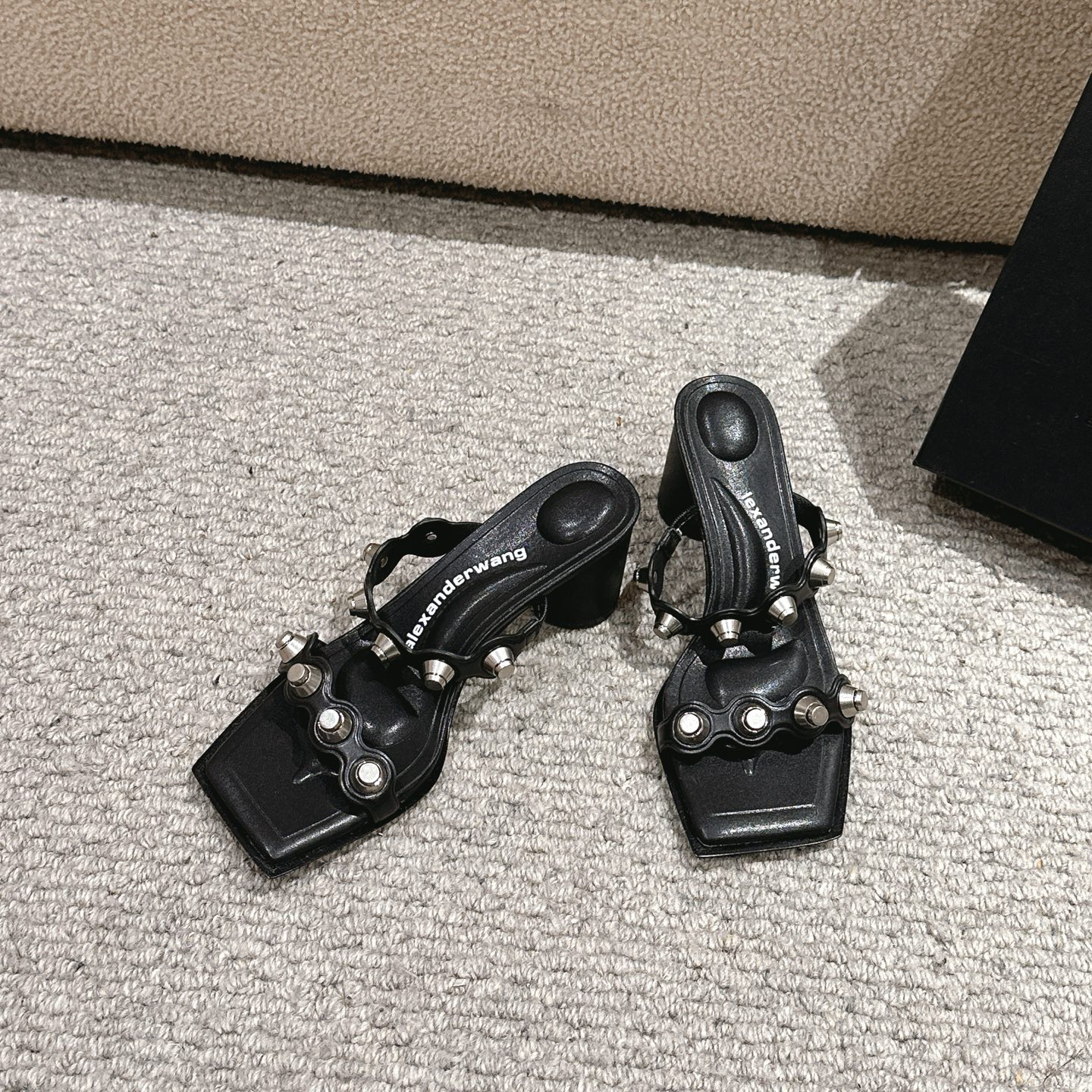 Luxury Alexander Wang Shoe Mats: Concussion, Massage, Embolism, Logo, Tidal Square, Metal (Size 35-39) - 图片 4