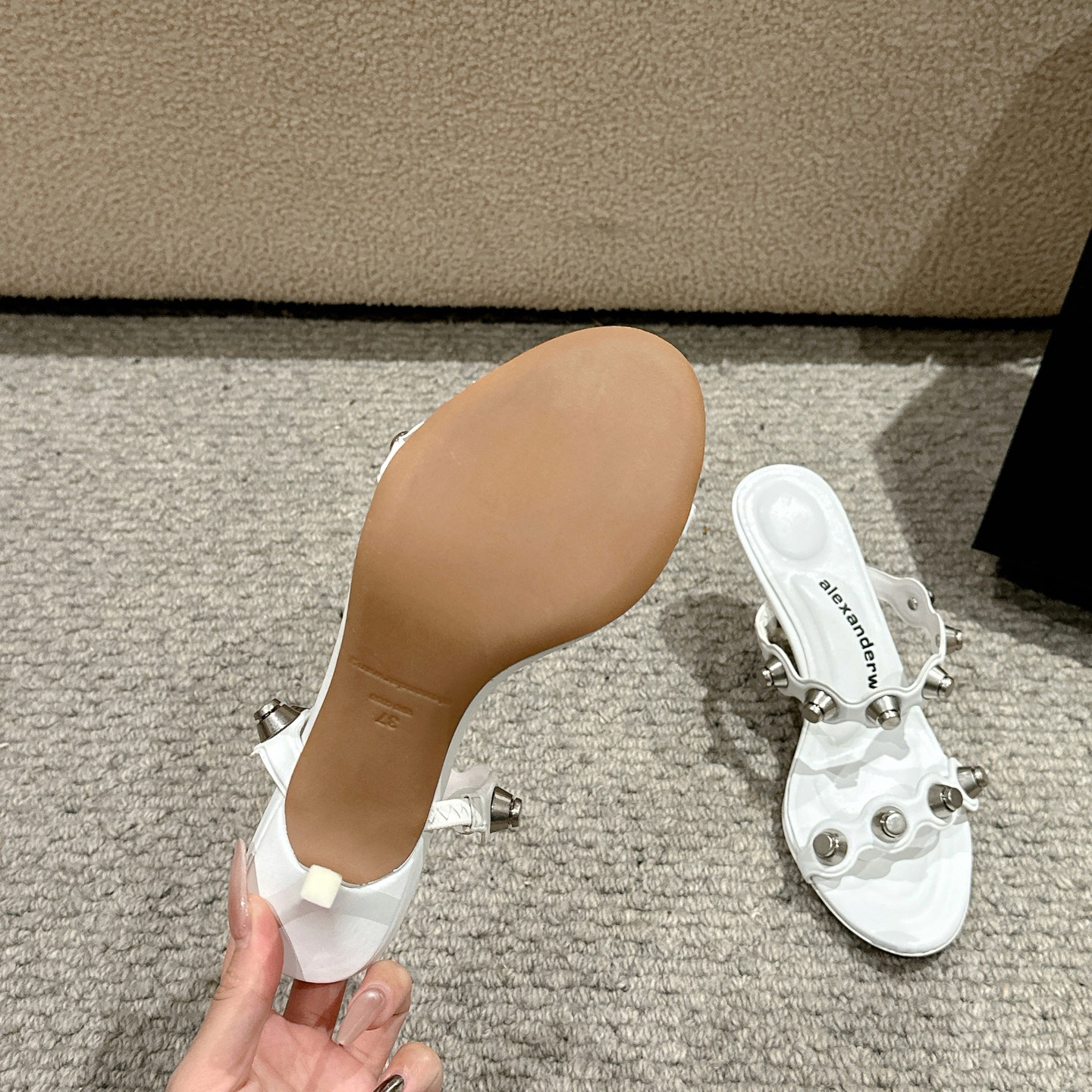 Luxury Alexander Wang shoe mats with embolism, Logo, tidal square metal. Imported cattle and sheepskin. 6.5cm high. Size 35-39. - 图片 9