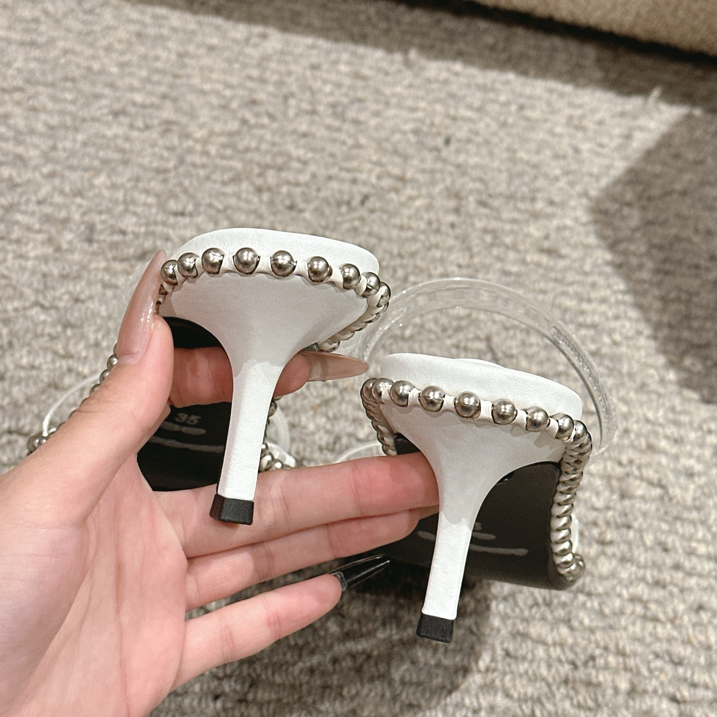 Luxury Alexander Wang shoe mats with sensory massage, embolism, and fashionable materials. Available in black, white, almond colors. - 图片 8