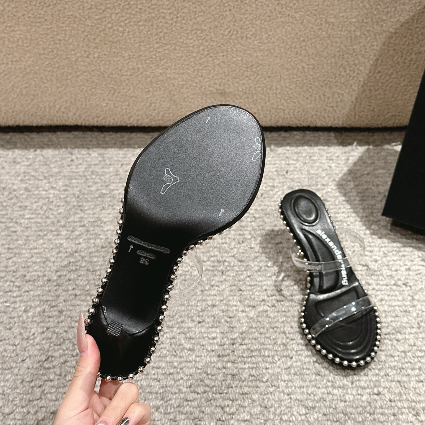 Luxury Alexander Wang Shoe Mats: Sensory Massage with Embolism and Pearls - 图片 9