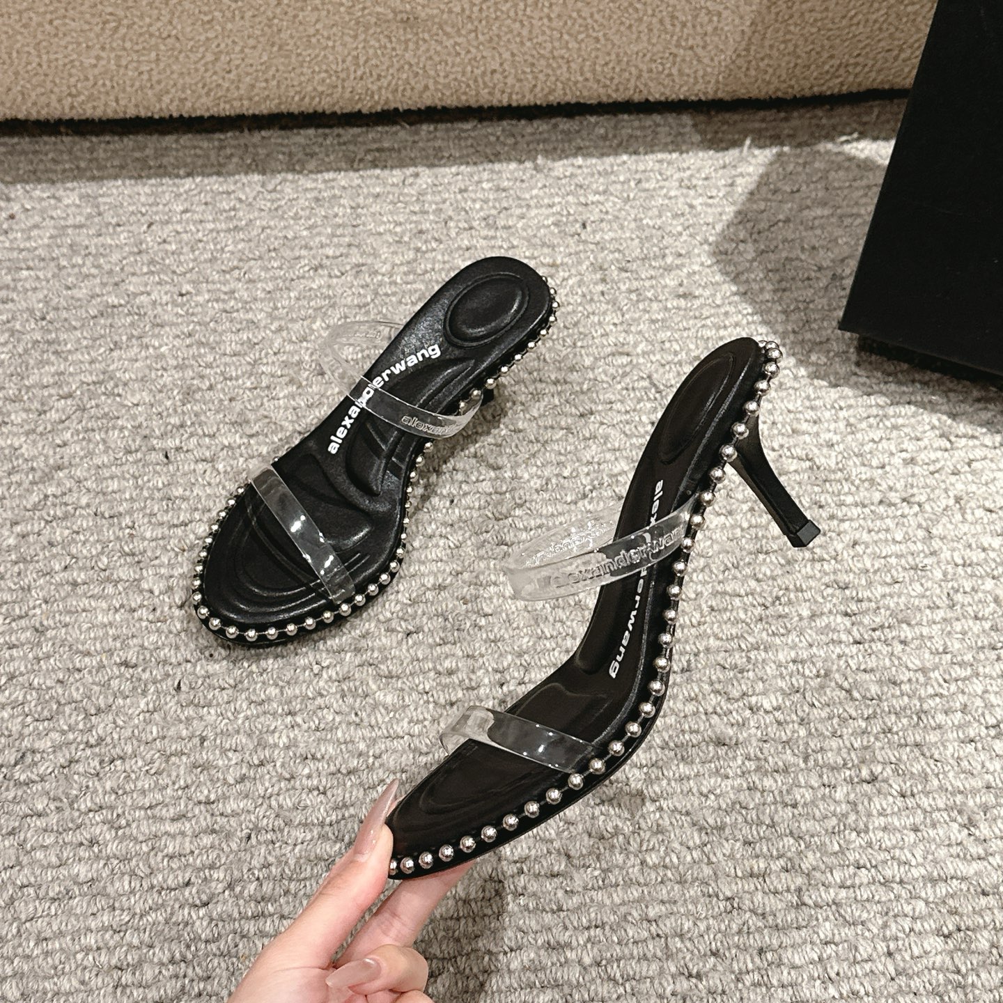 Luxury Alexander Wang Shoe Mats: Sensory Massage with Embolism and Pearls - 图片 3