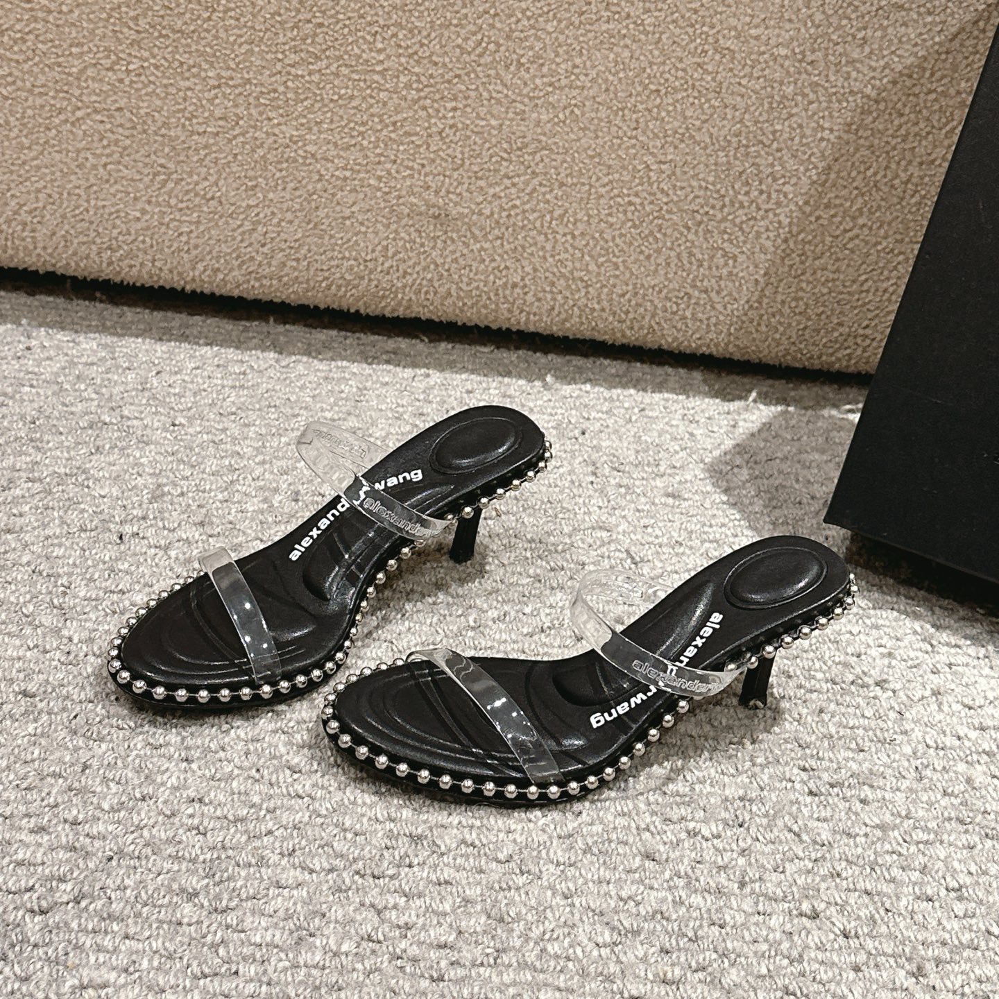 Luxury Alexander Wang Shoe Mats: Sensory Massage with Embolism and Pearls - 图片 1