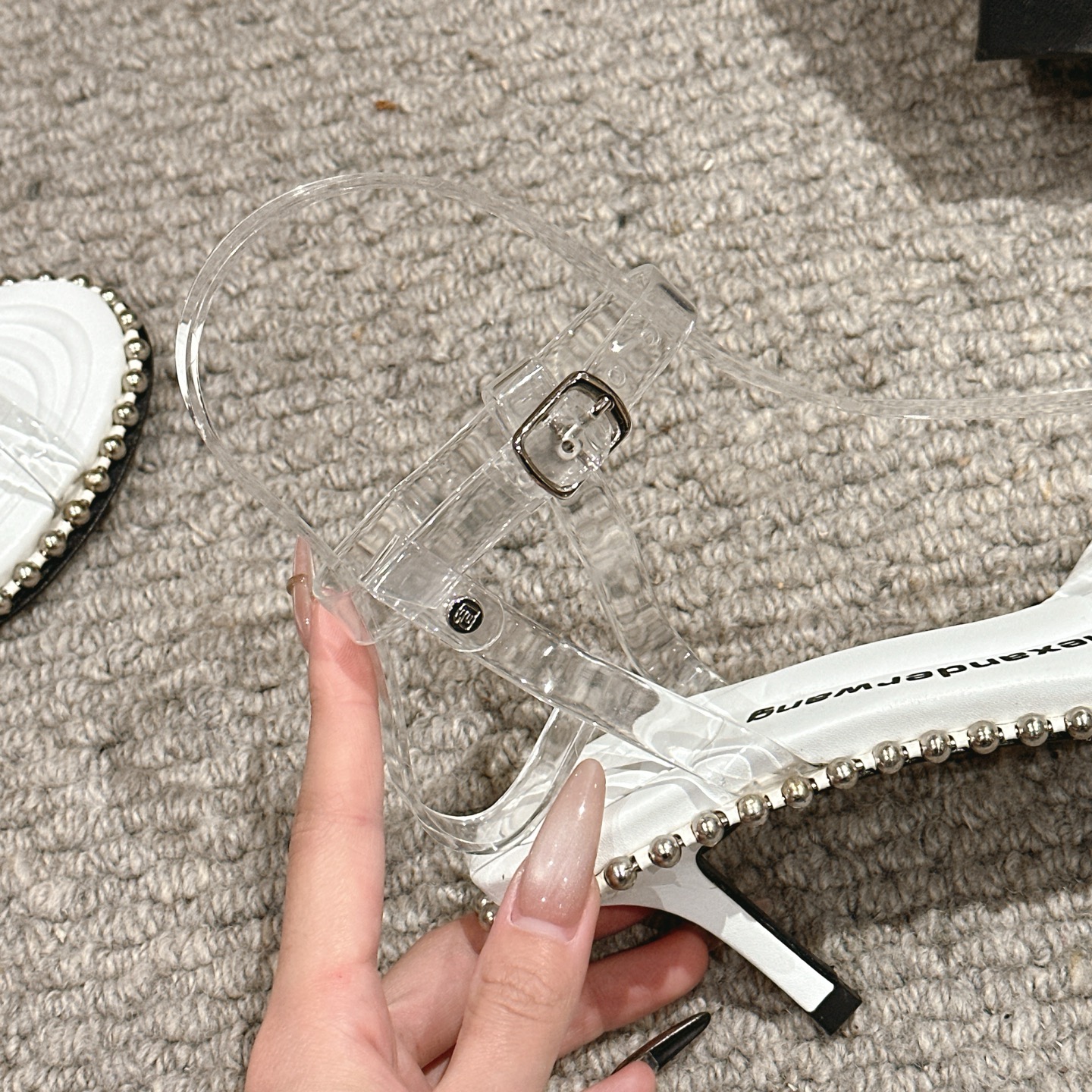 Title: Alexander Wang Luxury Shoes Description Summary: Alexander Wang luxury shoes with massage tape, logo, and high-quality materials in various colors and sizes. - 图片 7