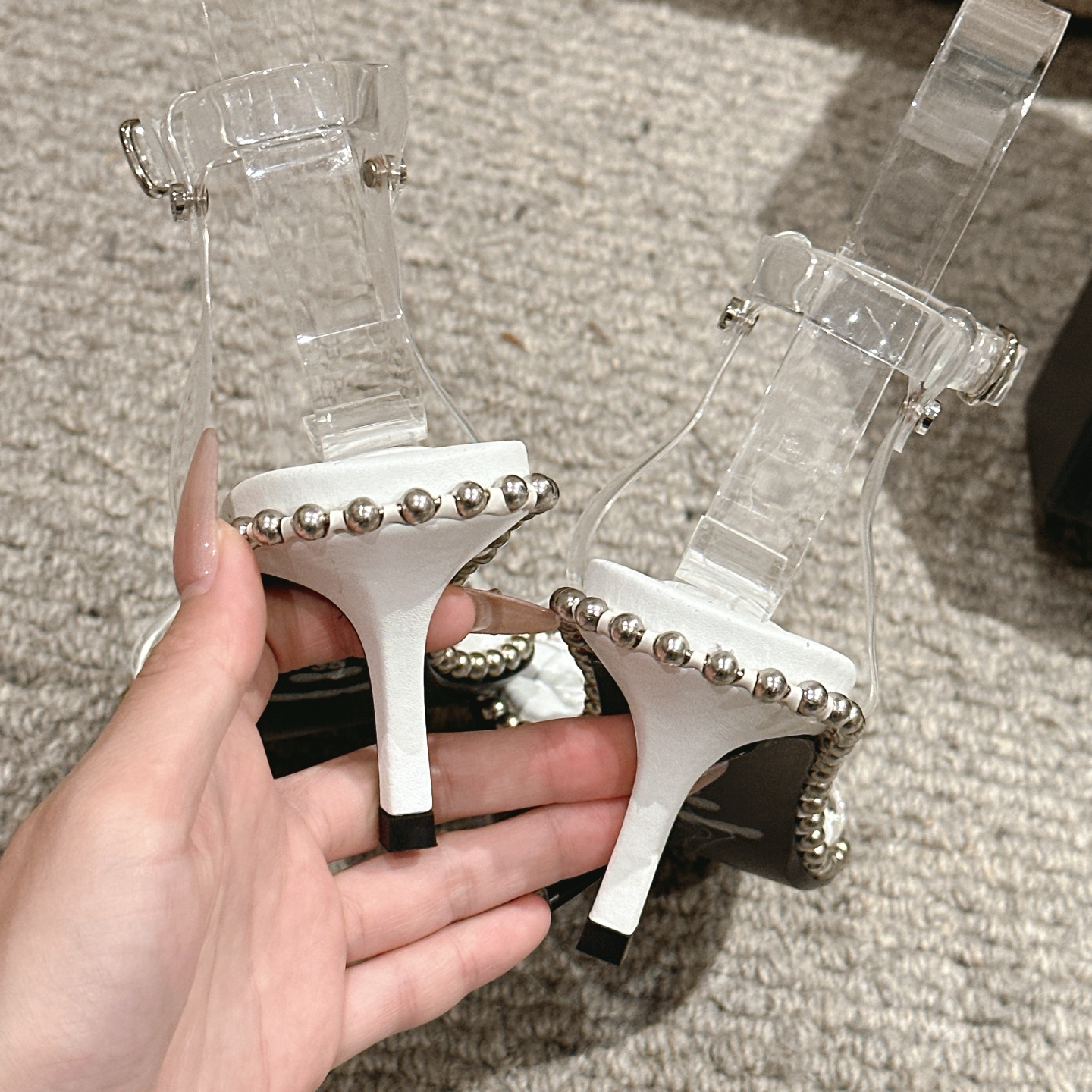 Title: Alexander Wang Luxury Shoes Description Summary: Alexander Wang luxury shoes with massage tape, logo, and high-quality materials in various colors and sizes. - 图片 8