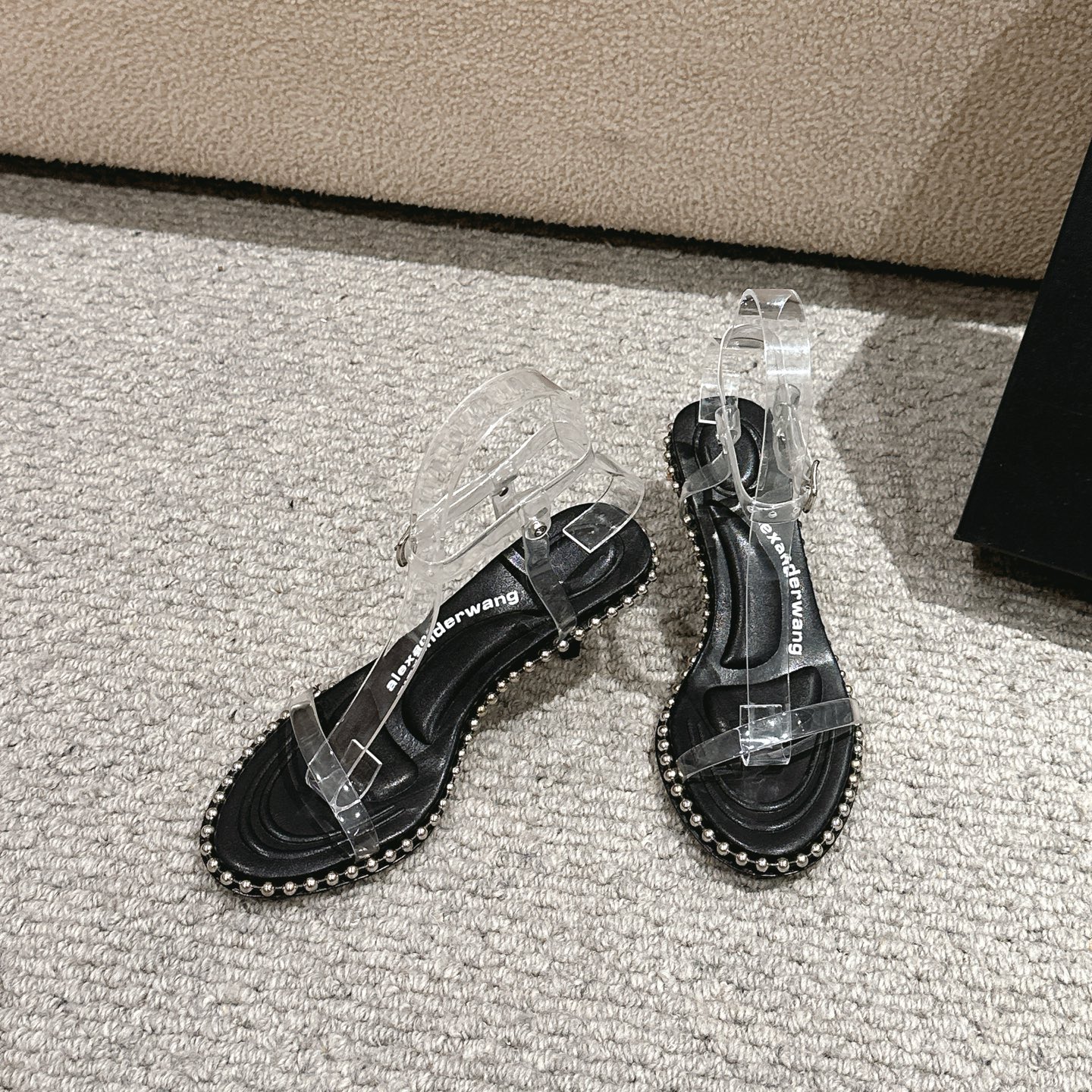 Luxury Alexander Wang Shoe Mats with Concussion Tape: High-Heel Plastic Queen in Black, White, and Almond - 图片 4