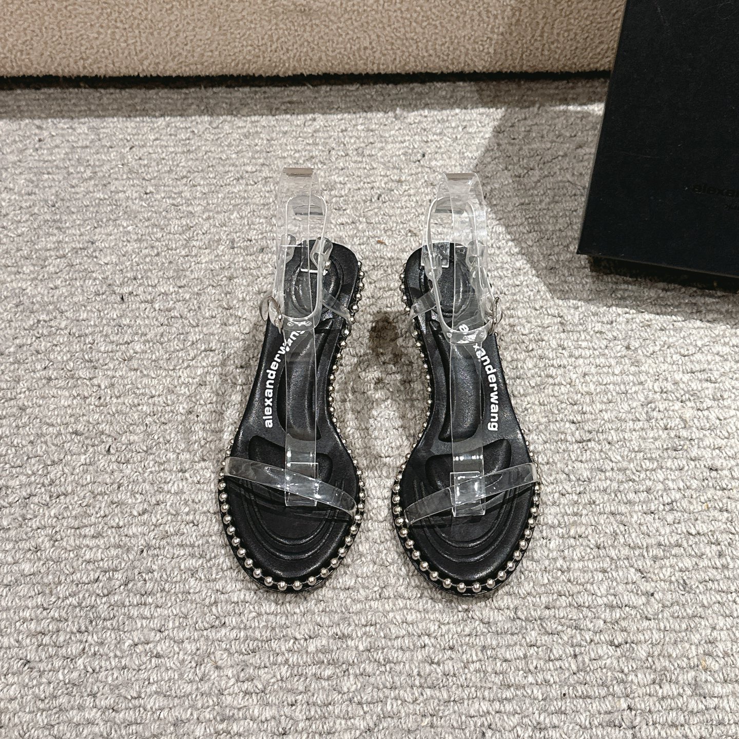 Luxury Alexander Wang Shoe Mats with Concussion Tape: High-Heel Plastic Queen in Black, White, and Almond - 图片 2