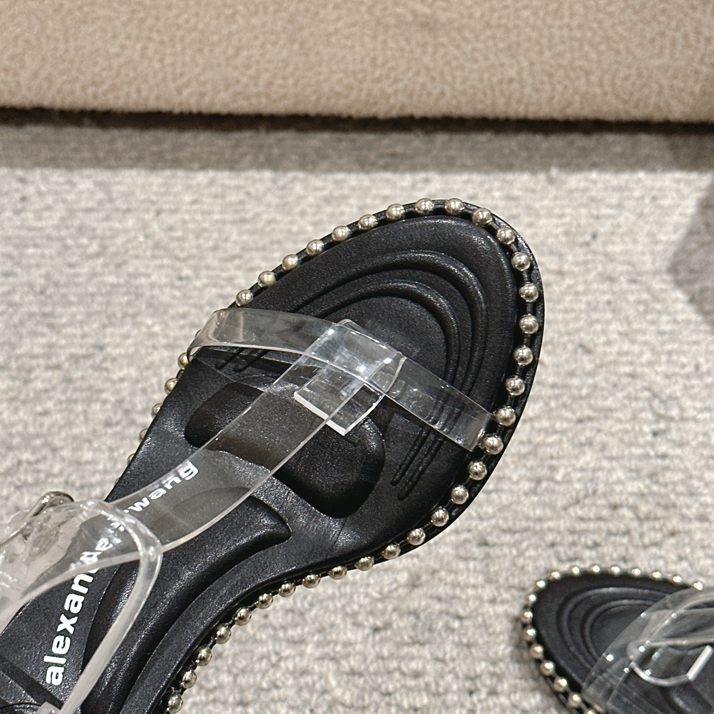 Luxury Alexander Wang Shoe Mats with Concussion Tape: High-Heel Plastic Queen in Black, White, and Almond - 图片 6