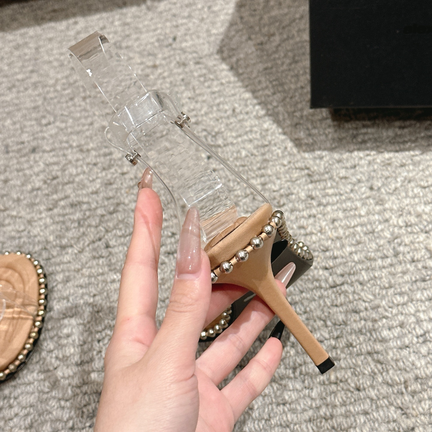 Title: Luxury Alexander Wang Shoe Mats Summary Summary: Alexander Wang luxury shoe mats with massage tape, logo, and high-quality materials in various colors and heights. - 图片 8