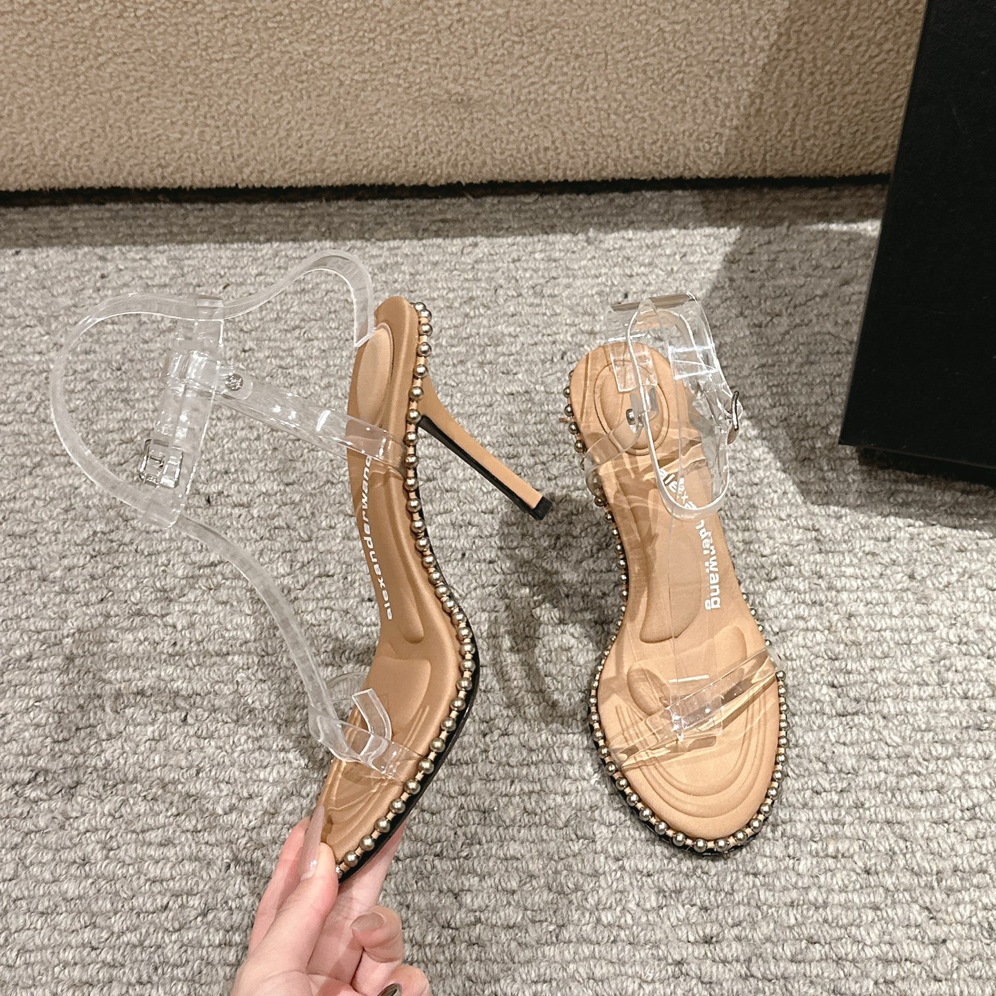 Title: Luxury Alexander Wang Shoe Mats Summary Summary: Alexander Wang luxury shoe mats with massage tape, logo, and high-quality materials in various colors and heights. - 图片 5