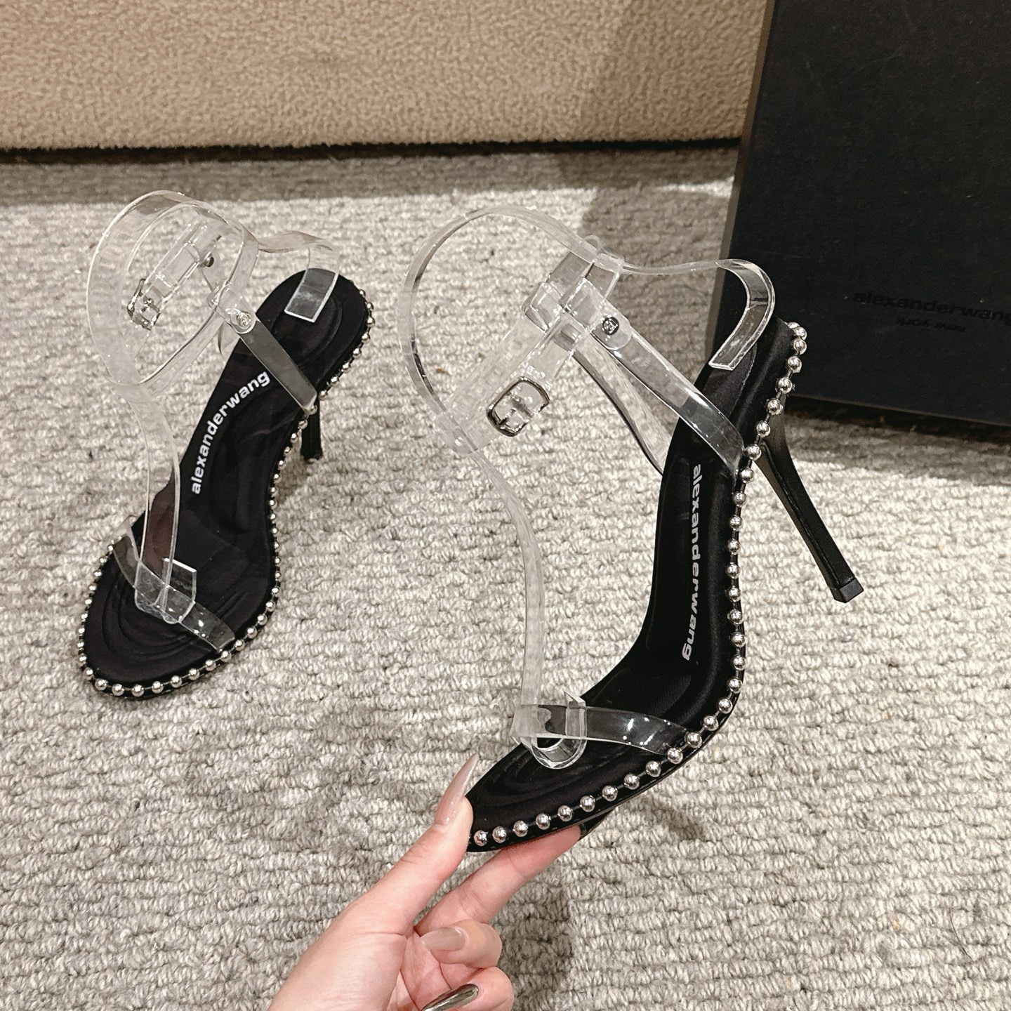 Luxury Alexander Wang Shoe Mats with Concussion and Massage Tape – Original Design, High Quality Materials - 图片 3