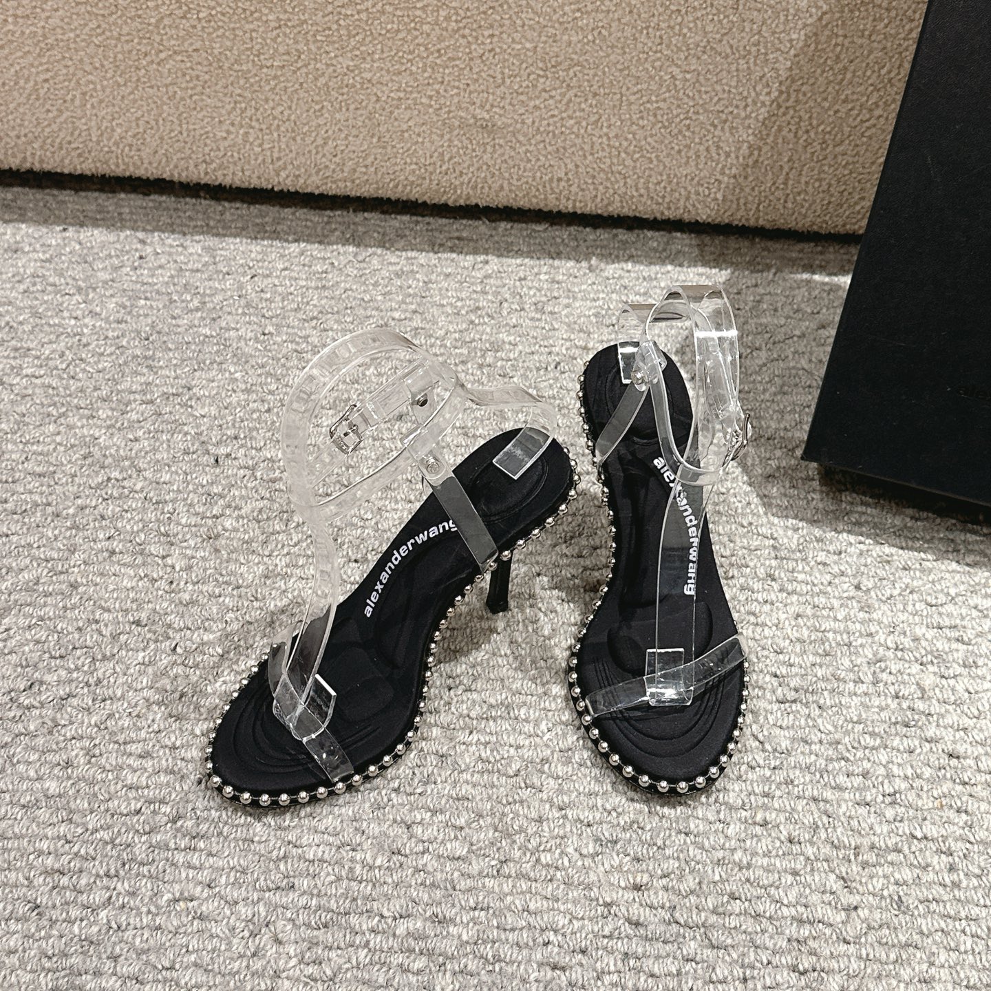 Luxury Alexander Wang Shoe Mats with Concussion and Massage Tape – Original Design, High Quality Materials - 图片 4