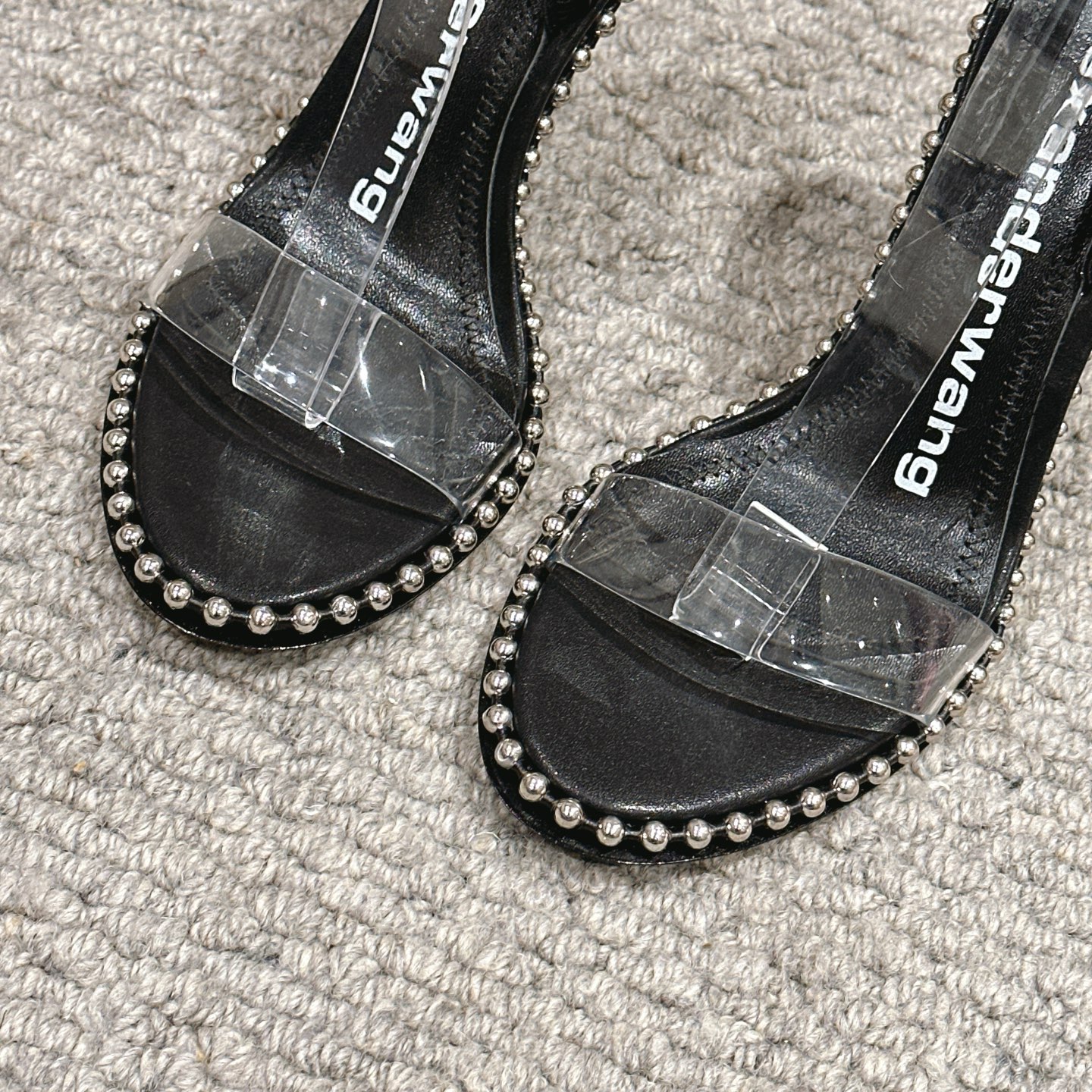 Luxury Alexander Wang Transparent Film Metal Slippers: Features, Materials, and Specifications - 图片 7