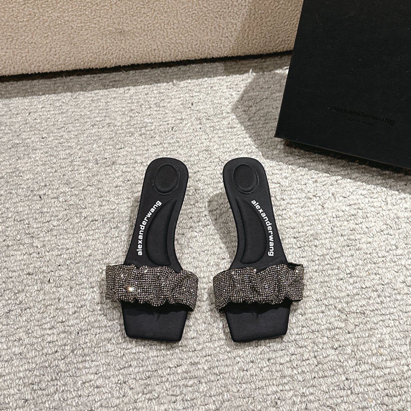 Luxury Alexander Wang Shoes with Dazzling Squares and Imported Copper Nets - 图片 2