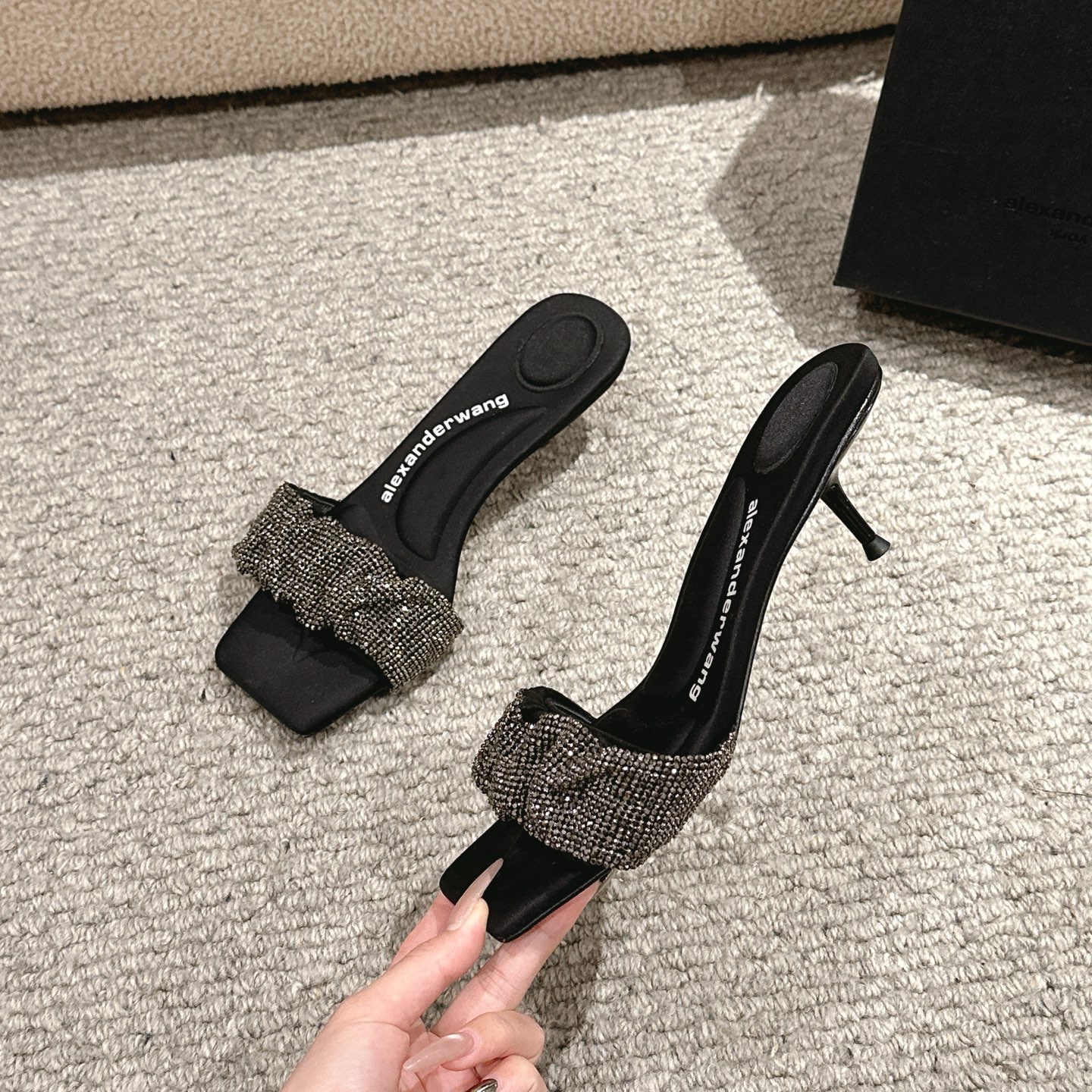 Luxury Alexander Wang Shoes with Dazzling Squares and Imported Copper Nets - 图片 3