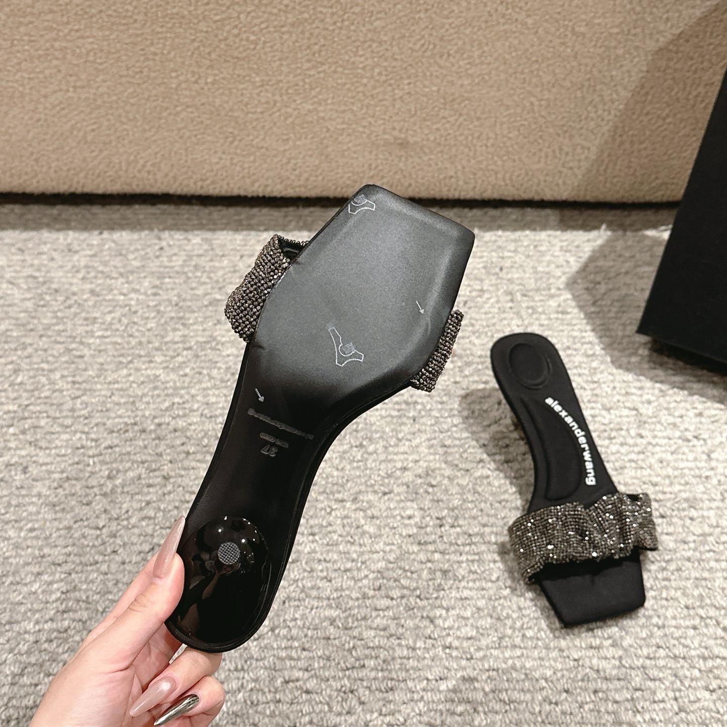 Luxury Alexander Wang Shoes with Dazzling Squares and Imported Copper Nets - 图片 9