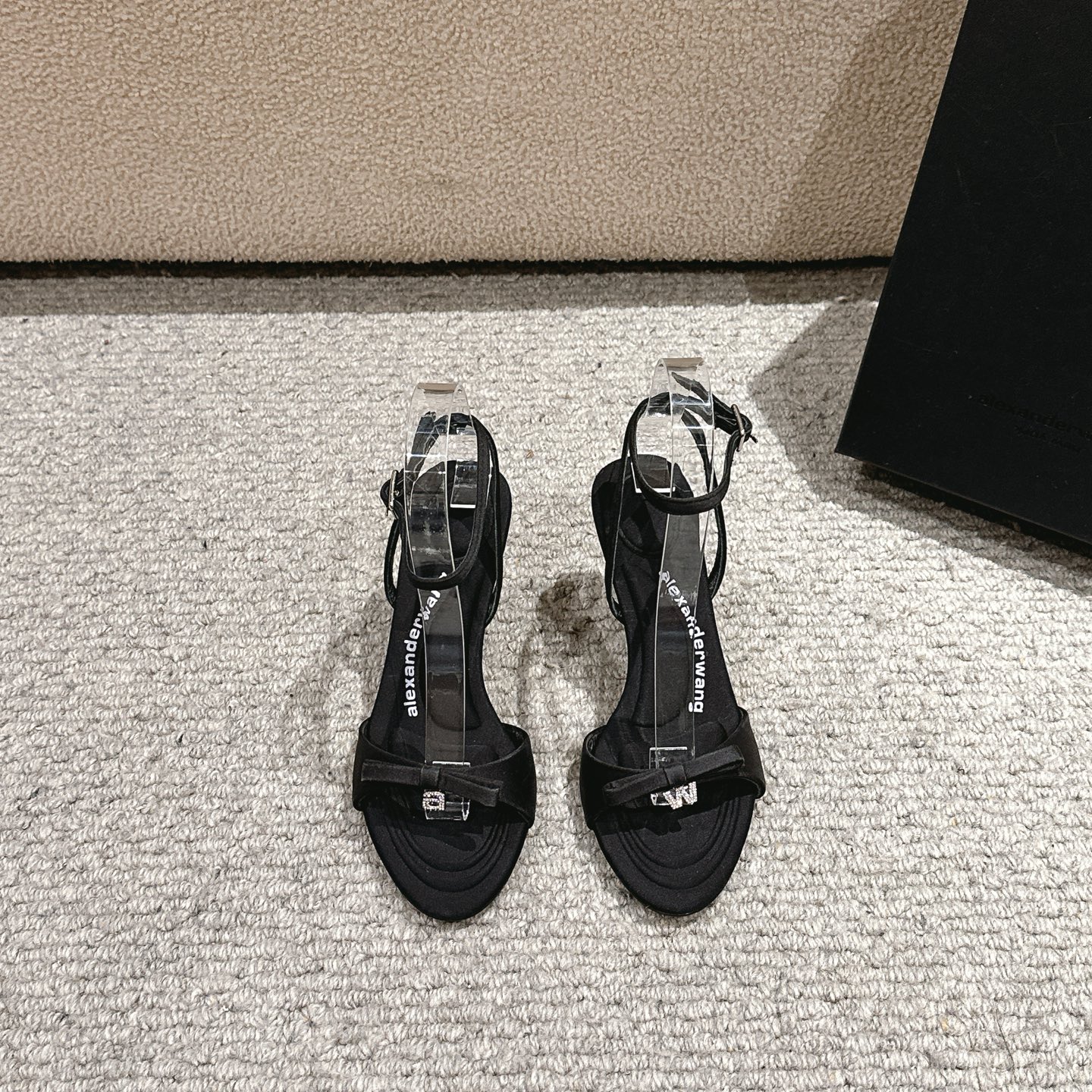 Luxury Alexander Wang shoes with original materials, emulsions, logos, and high-quality design elements in multiple colors and sizes. - 图片 2