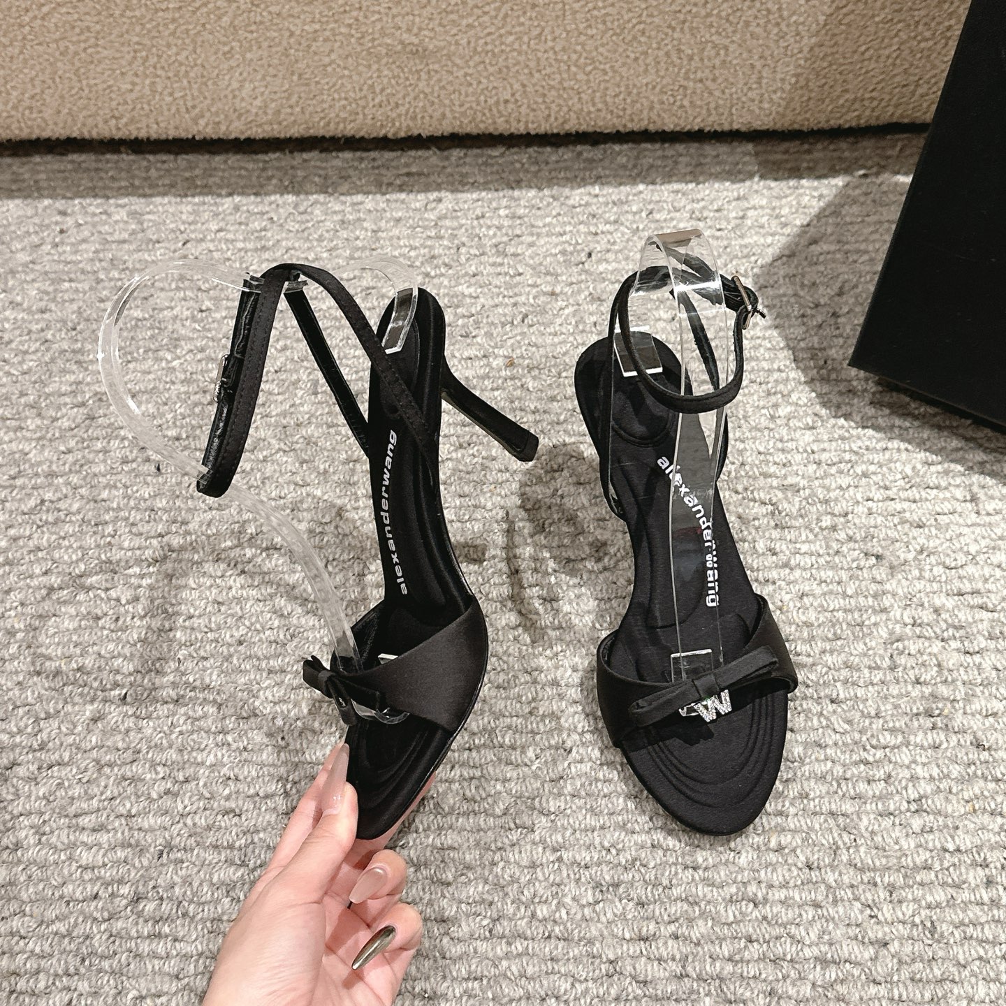 Luxury Alexander Wang shoes with original materials, emulsions, logos, and high-quality design elements in multiple colors and sizes. - 图片 5