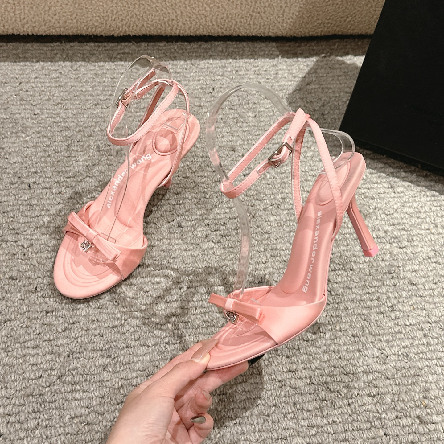 Luxurious Alexander Wang Replica Shoes: Original Materials, Stylish Designs, Various Colors and Sizes - 图片 3
