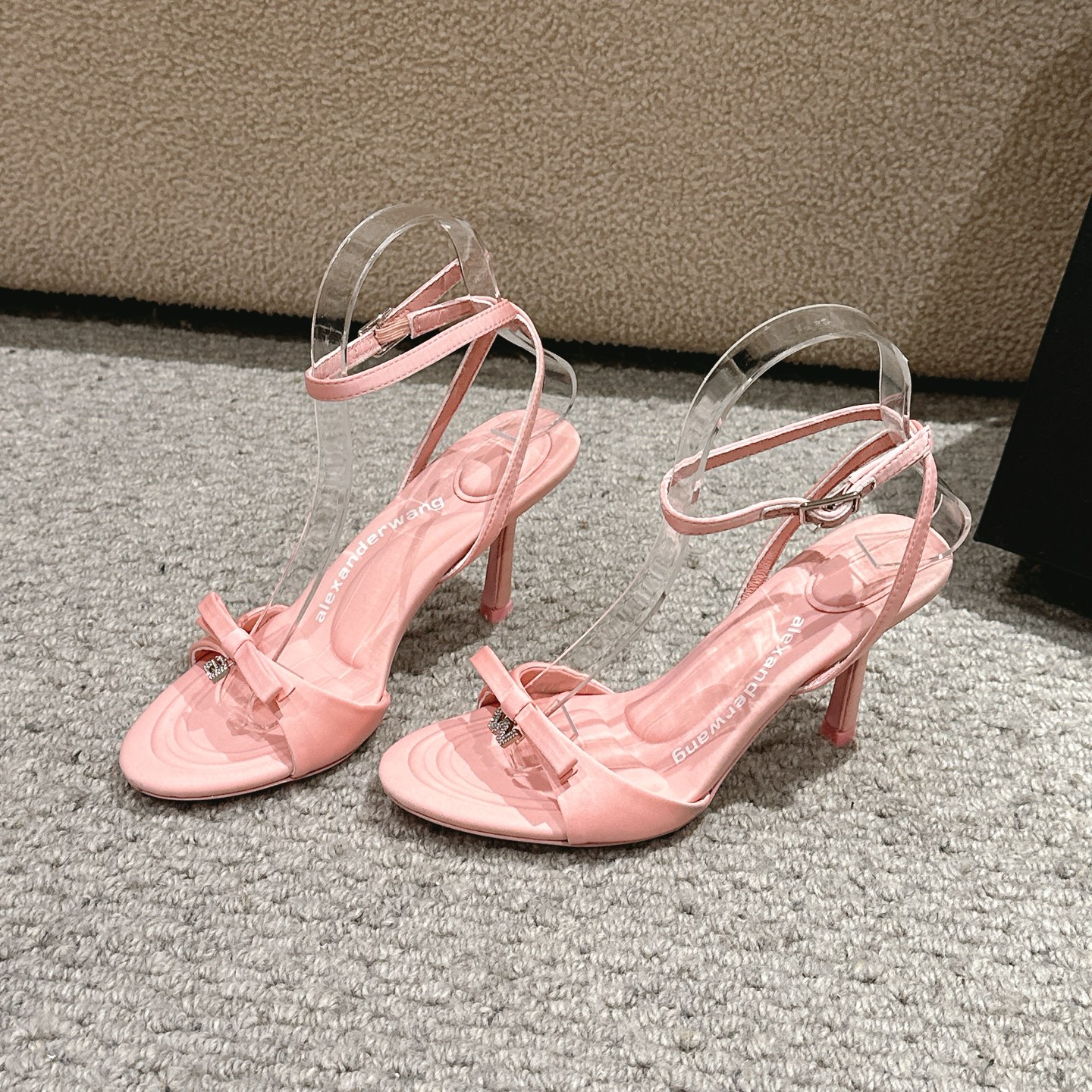 Luxurious Alexander Wang Replica Shoes: Original Materials, Stylish Designs, Various Colors and Sizes